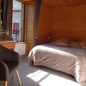Appartement Cocoon 2 Plein Centre De Wifi Tv Confort Edf Inclus, Besse-et-Saint-Anastaise