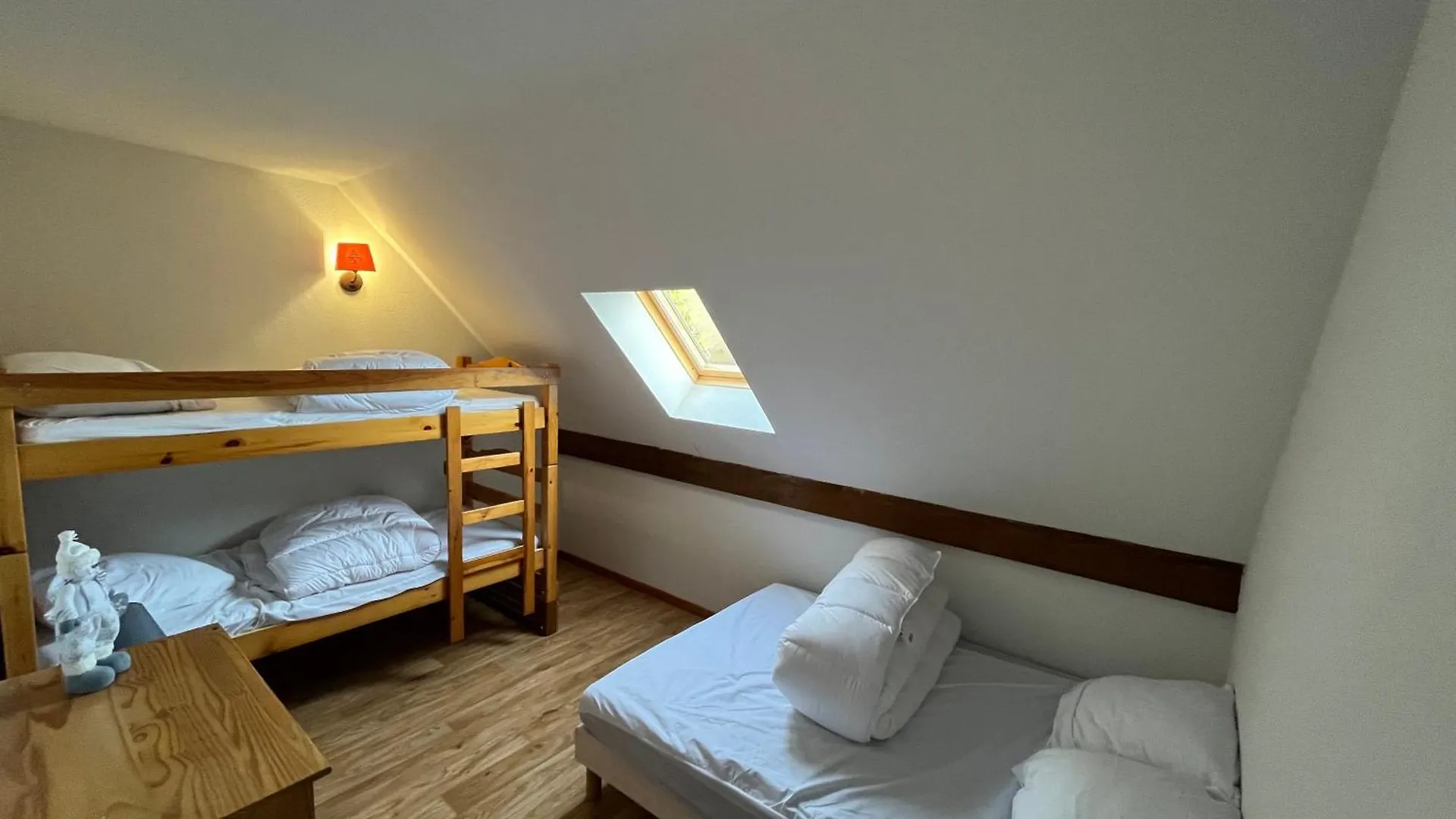 T3 Duplex Super Besse, Parking, Piscine, Wifi Apartment  Besse-et-Saint-Anastaise